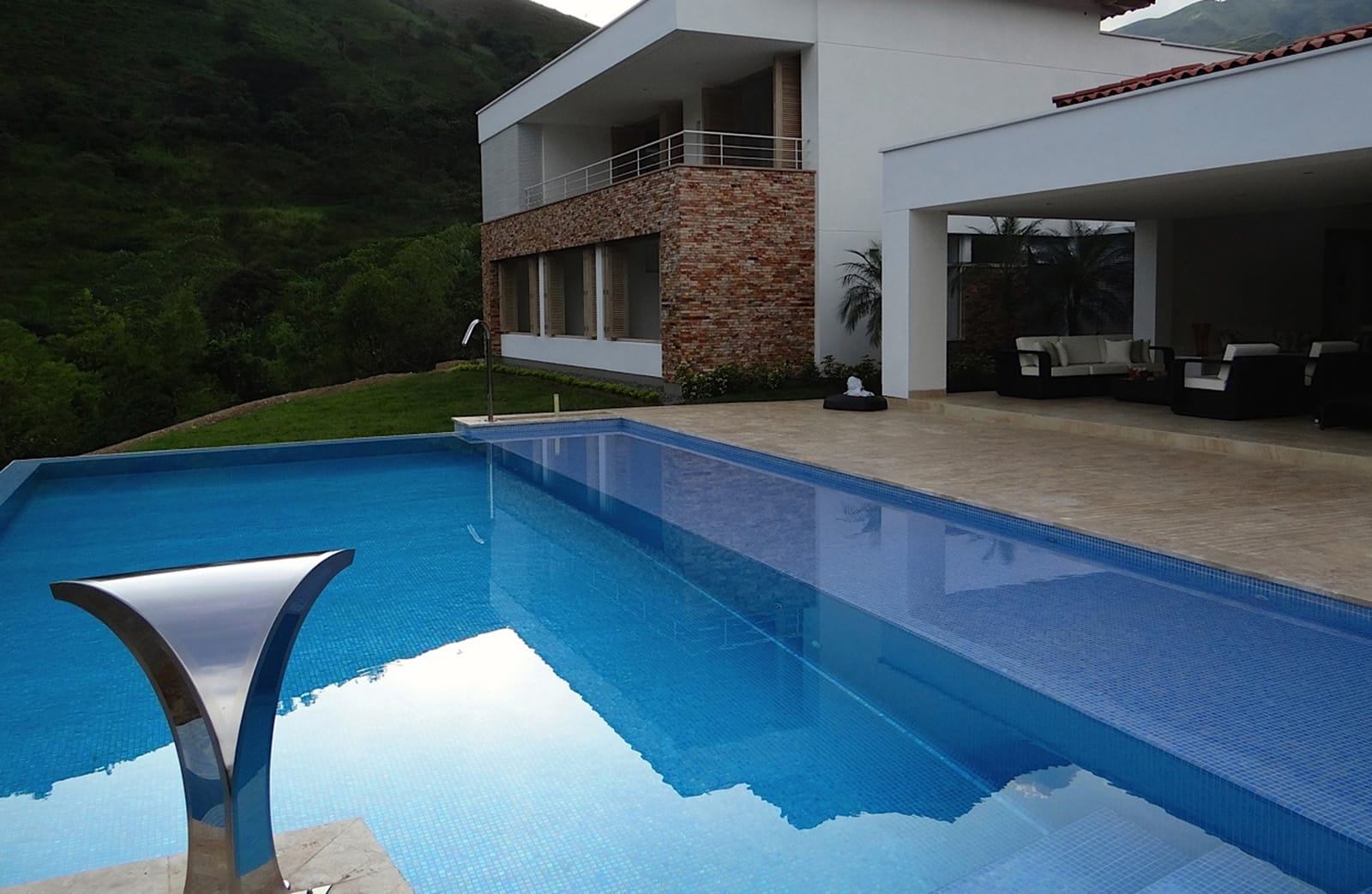 Azur-IRIS-Mosaic-POOL-Ezarri-1.jpg