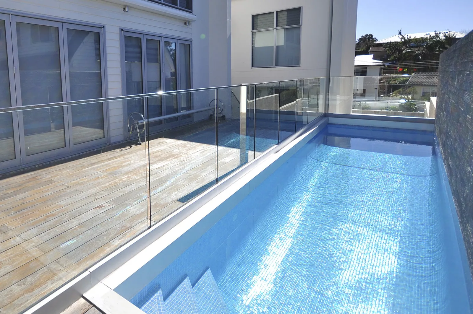 Azur-IRIS-Mosaic-POOL-Ezarri-4.webp