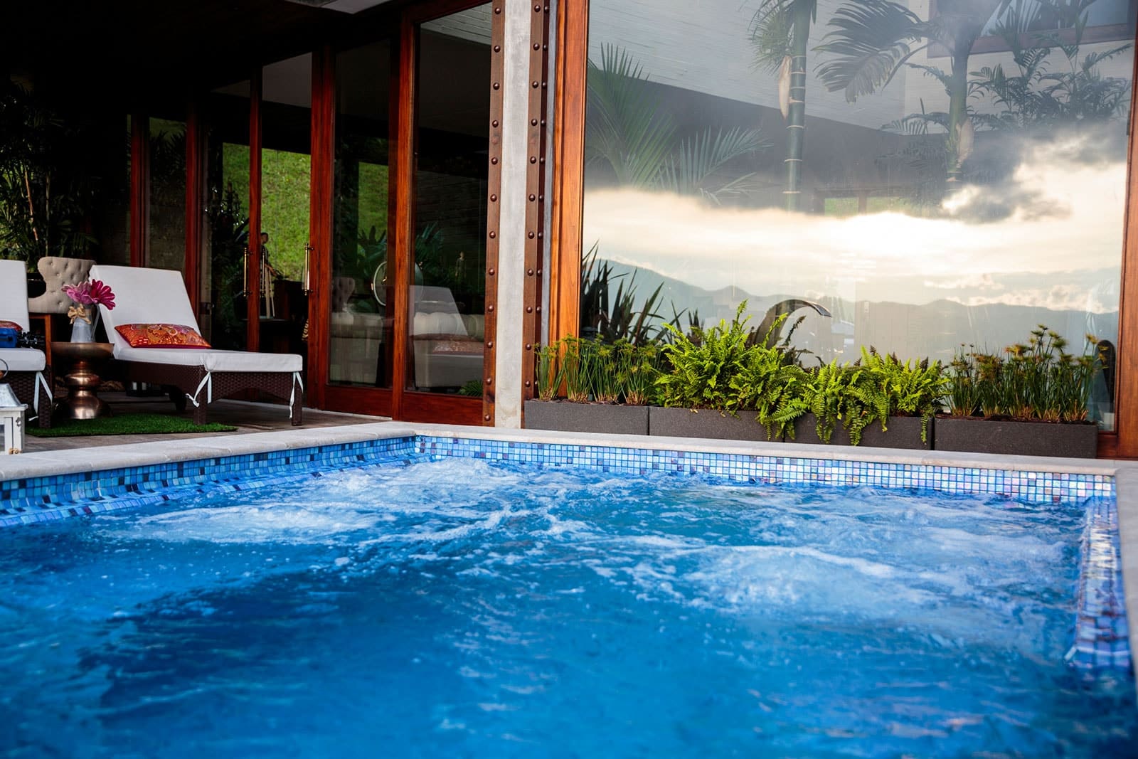 Delphinus-FOSFO-Mosaic-POOL-Ezarri-1.jpg